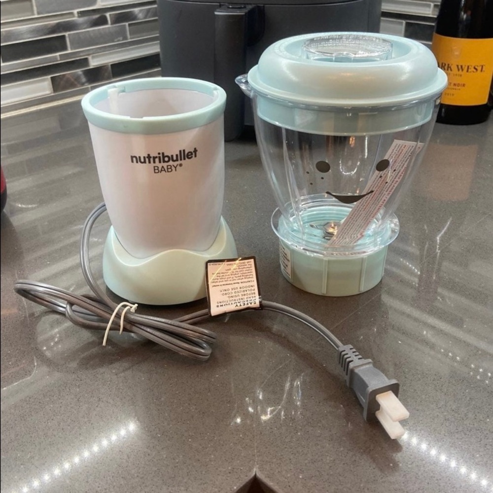 SOLD ON MERCNEW Baby Nutribullet